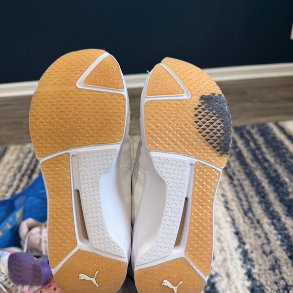 Puma - Picture 3 of 3